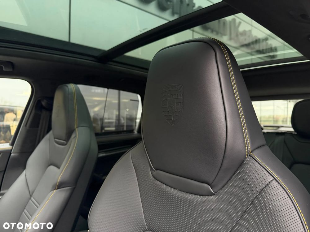 Porsche Cayenne - 23