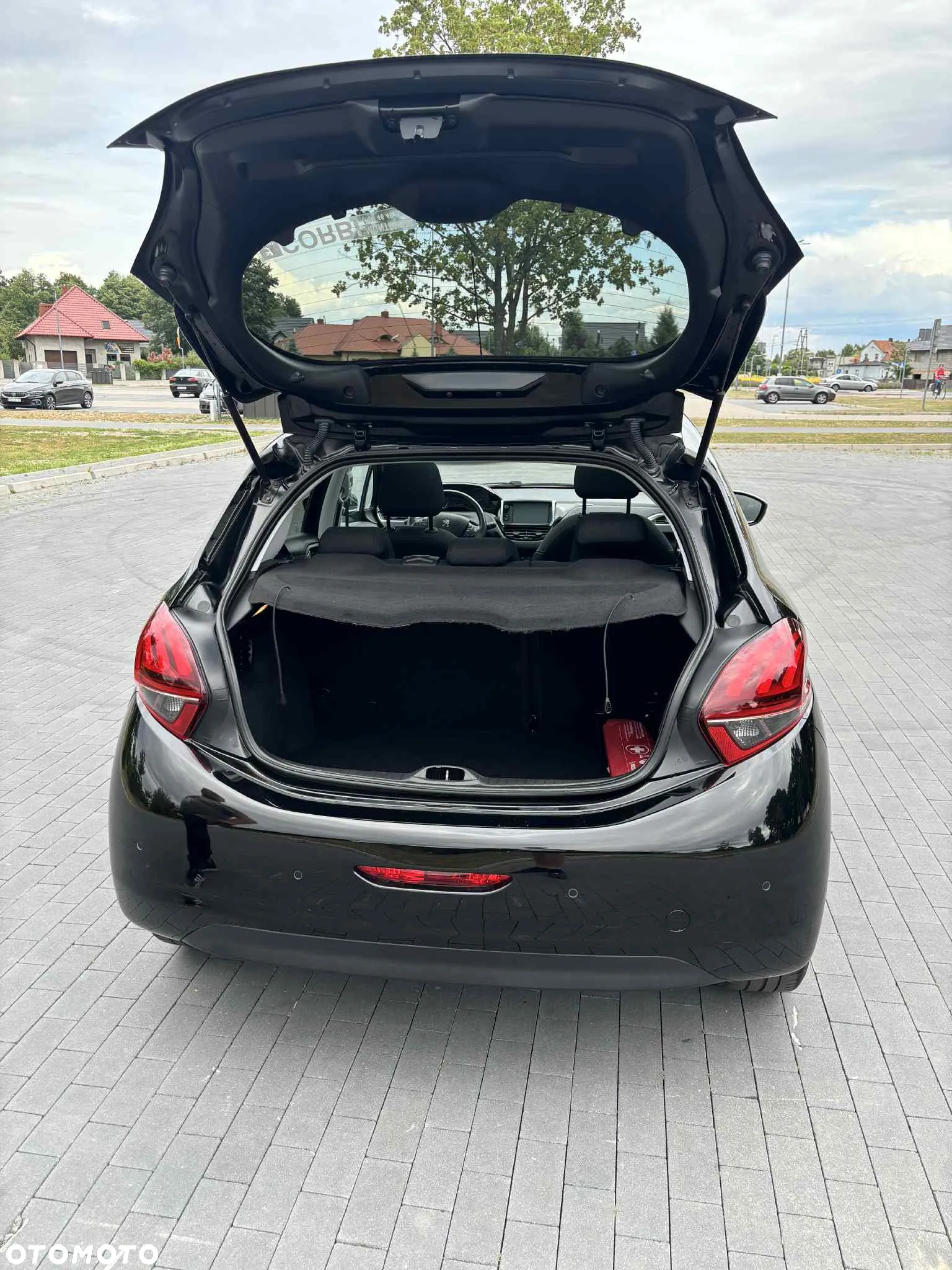 Peugeot 208 - 7