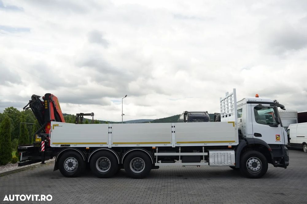 Mercedes-Benz AROCS 3246 / TRIDEM / 8X4 / LIVRARE - 7,3 M / PODEA REZISTENTĂ / Cuplaj PALFINGER PK 22 002 / Rază de acțiune: 14,5 / FURCĂ PENTRU PALEȚI / - 11