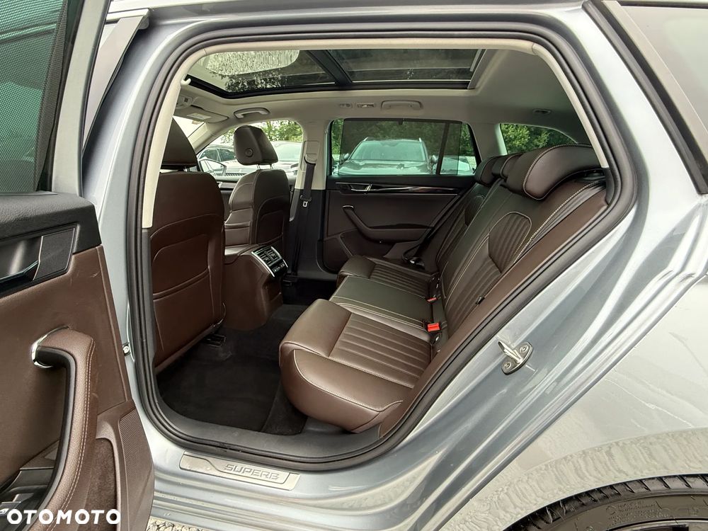 Skoda Superb 2.0 TDI SCR L&K DSG - 32