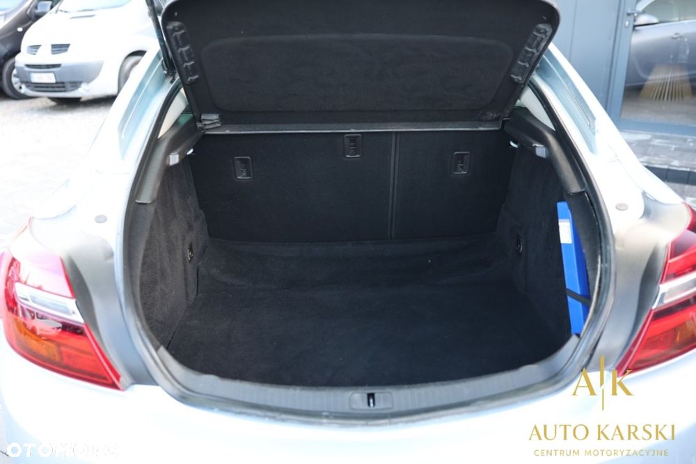 Opel Insignia - 37