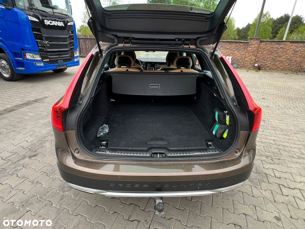 Volvo V90 D4 AWD Momentum Pro - 25