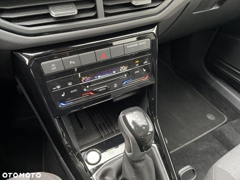 Volkswagen T-Cross - 16