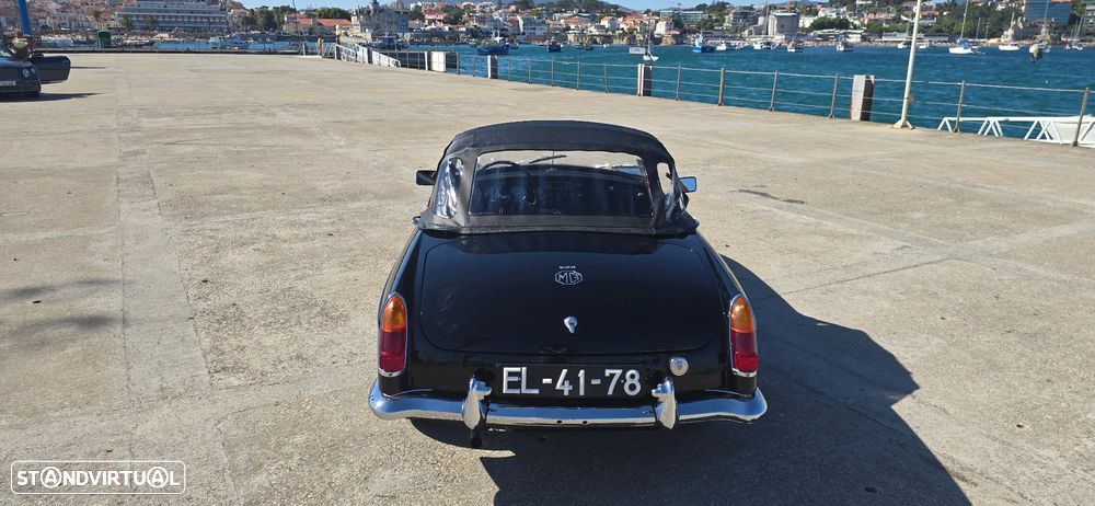 MG MGB - 11