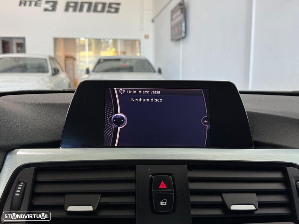 BMW 320 d Auto Pack M - 18