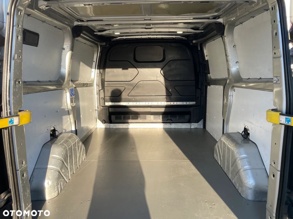 Ford TRANSIT CUSTOM - 8