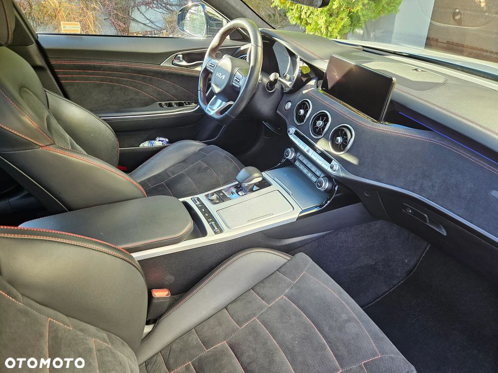 Kia Stinger - 6