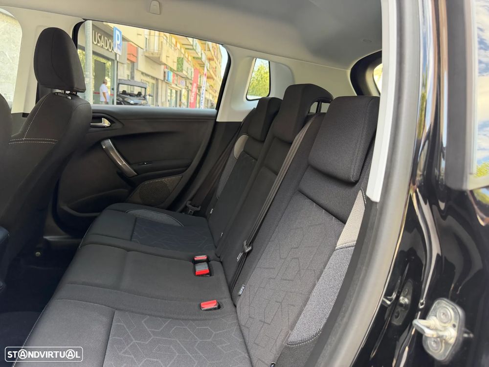 Peugeot 2008 1.6 BlueHDi Style - 25