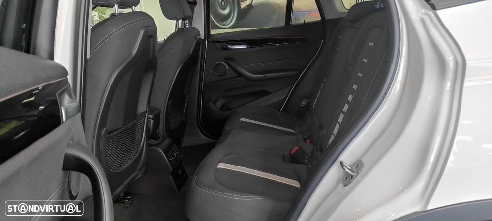 BMW X1 18 d sDrive Line Sport - 6