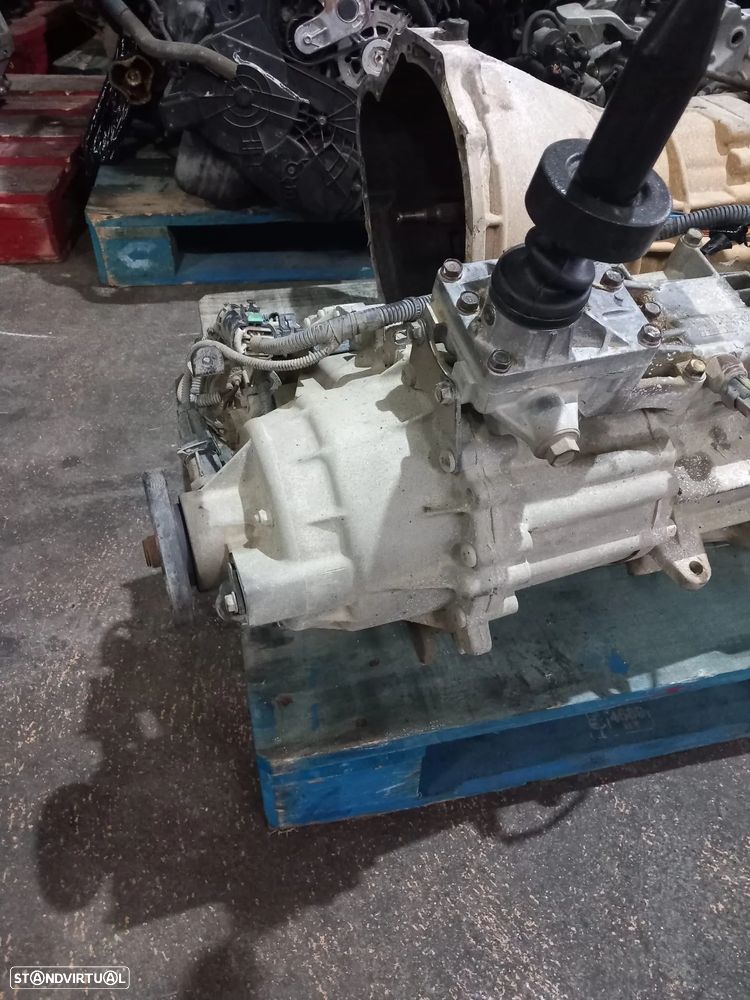 Caixa de Velocidades e Caixa Transferências Kia Sorento 2.5CRDi - 5