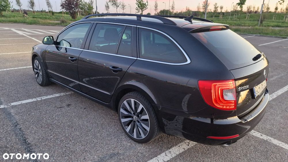 Skoda Superb 2.0 TDI Active DSG - 4