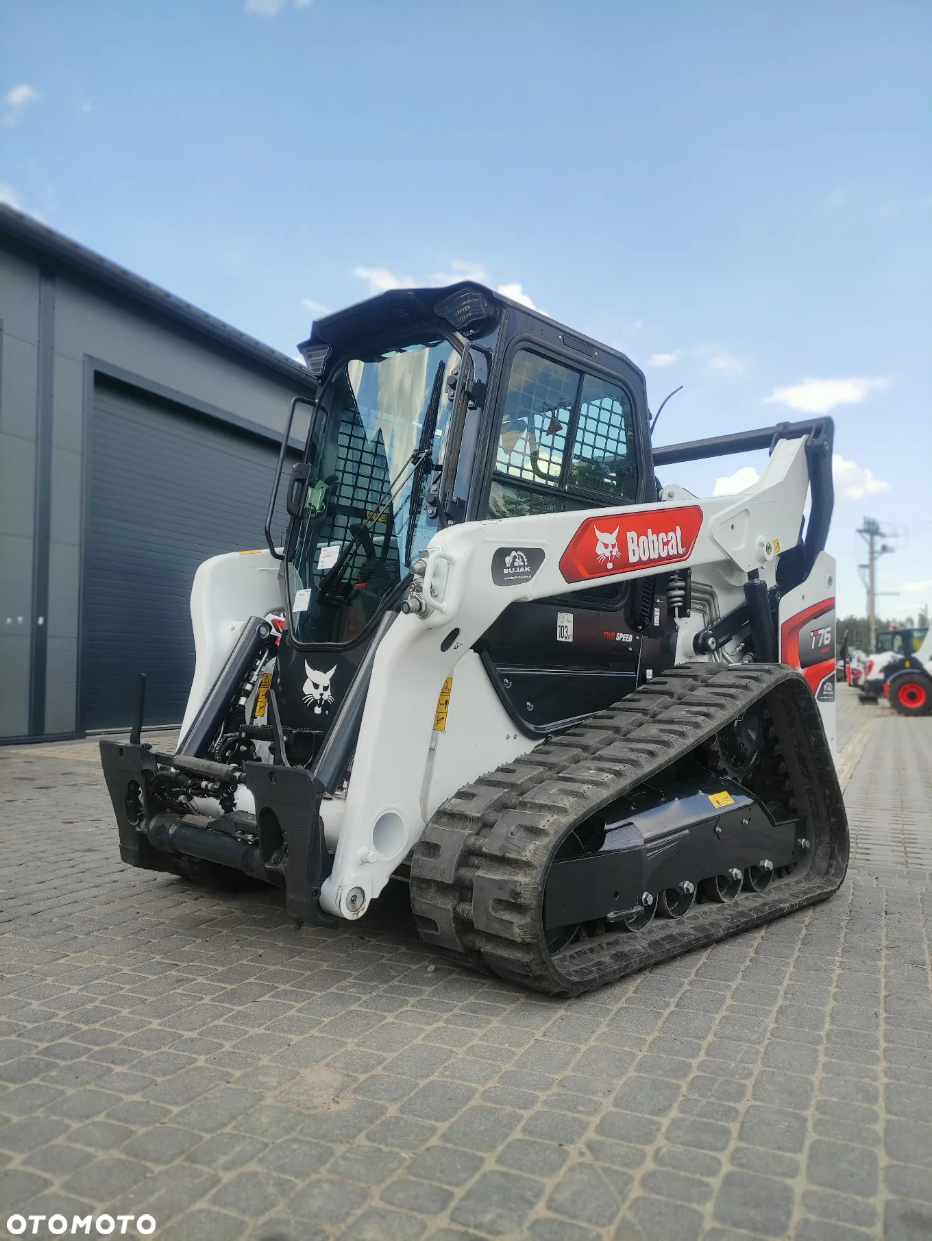 Bobcat T76 - 4