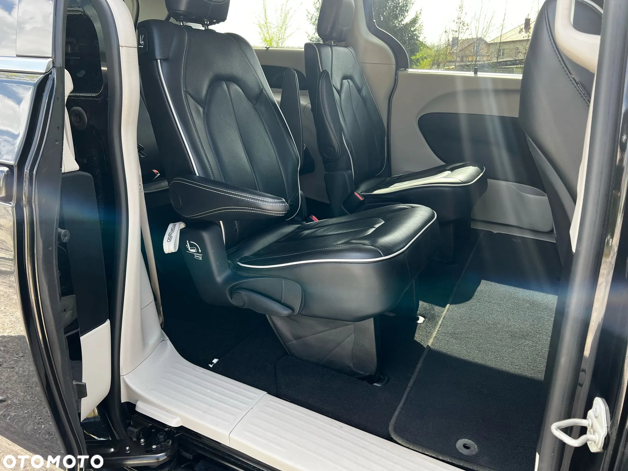 Chrysler Pacifica - 15