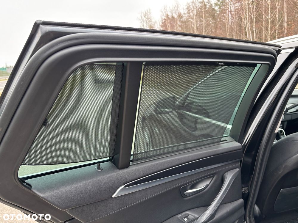 BMW Seria 5 520d - 29