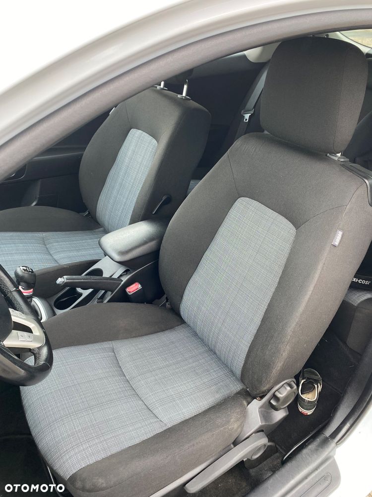 Kia Ceed - 24