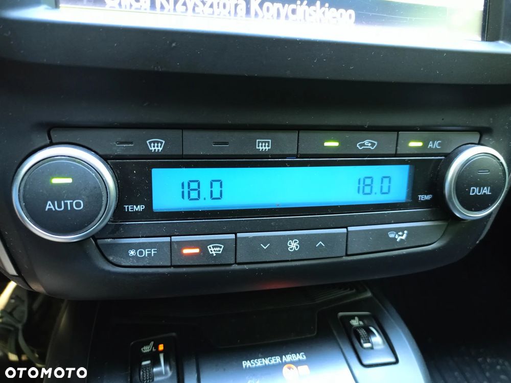 Toyota Avensis 2.0 Premium MS - 30