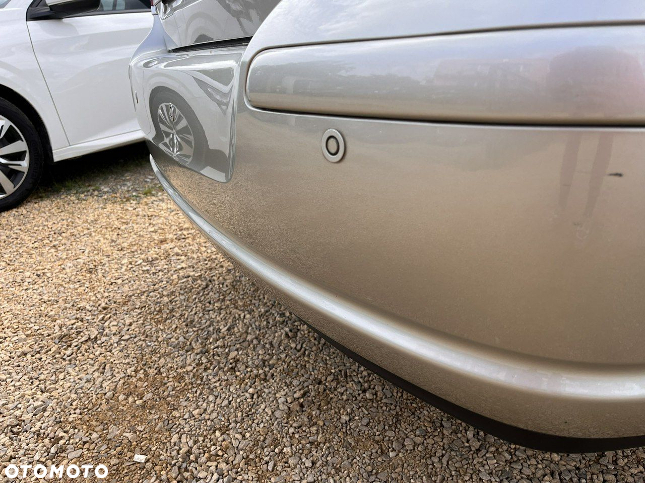 Toyota Avensis - 11