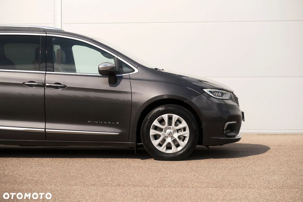 Chrysler Pacifica - 9