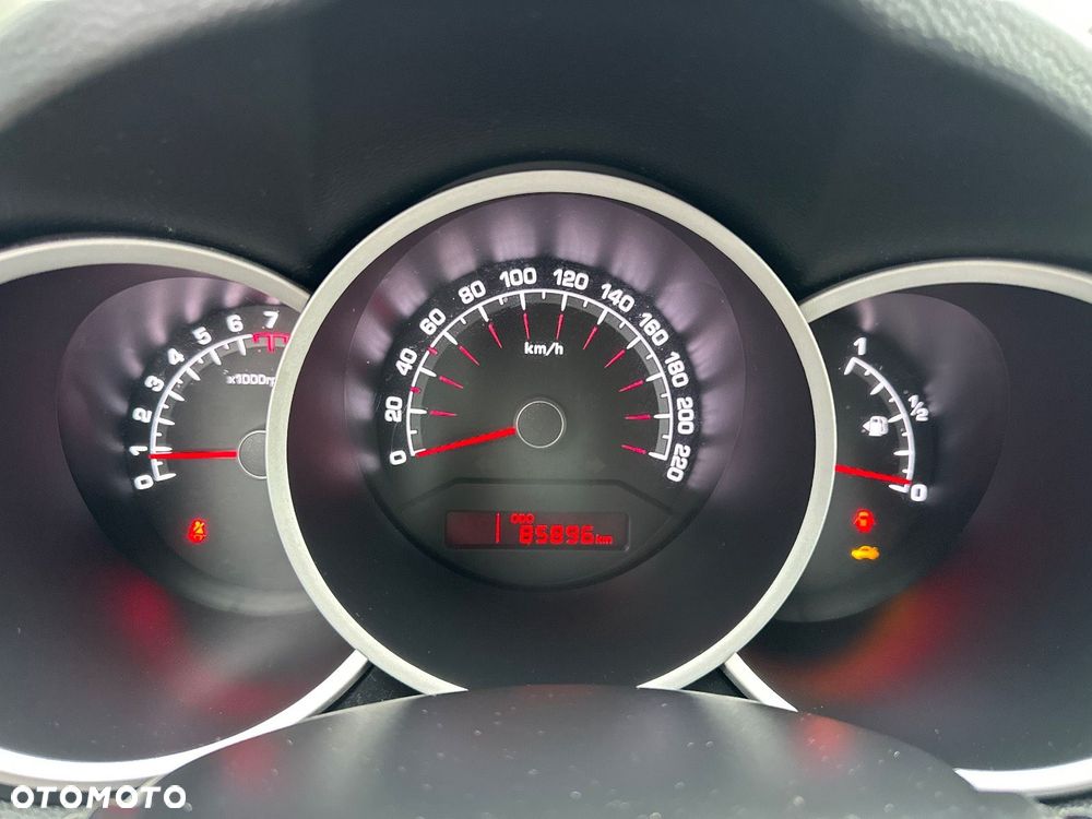 Kia Venga 1.4 S - 10
