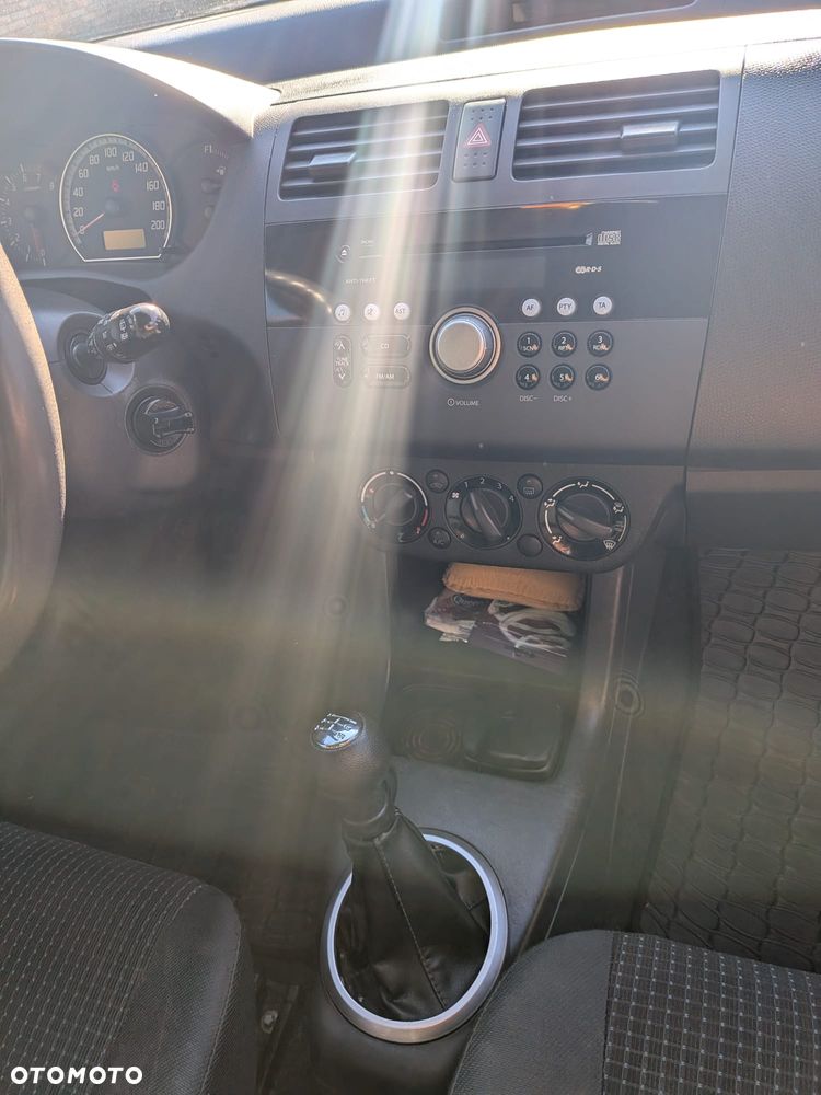 Suzuki Swift 1.3 GC (klm) - 5