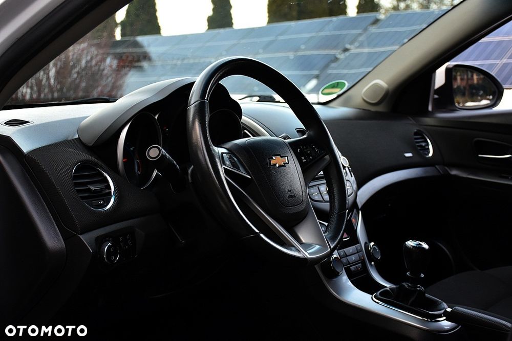 Chevrolet Cruze 1.6 LT+ - 26