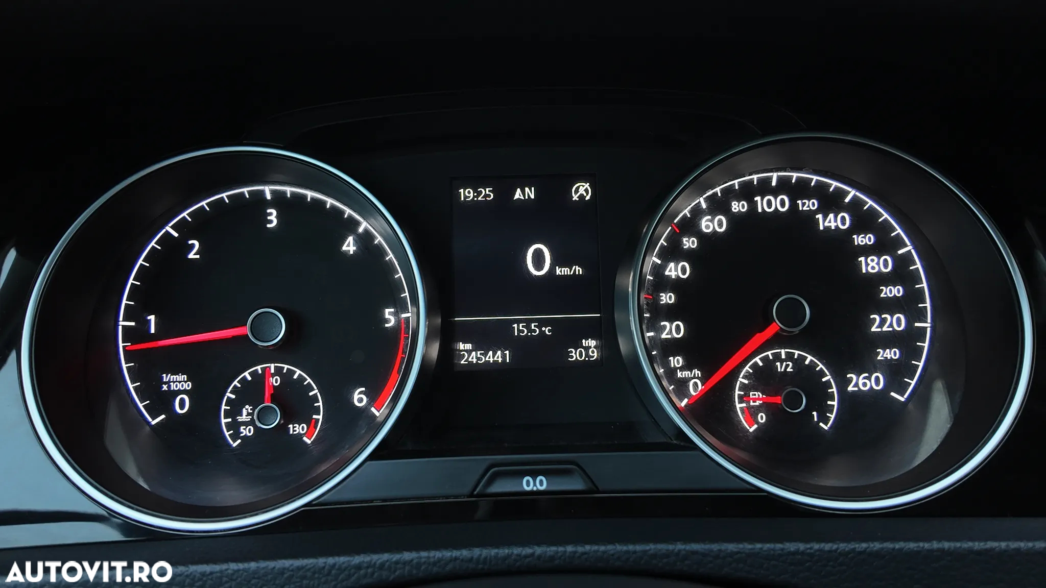 Volkswagen Golf 2.0 BlueTDI DSG Highline - 21