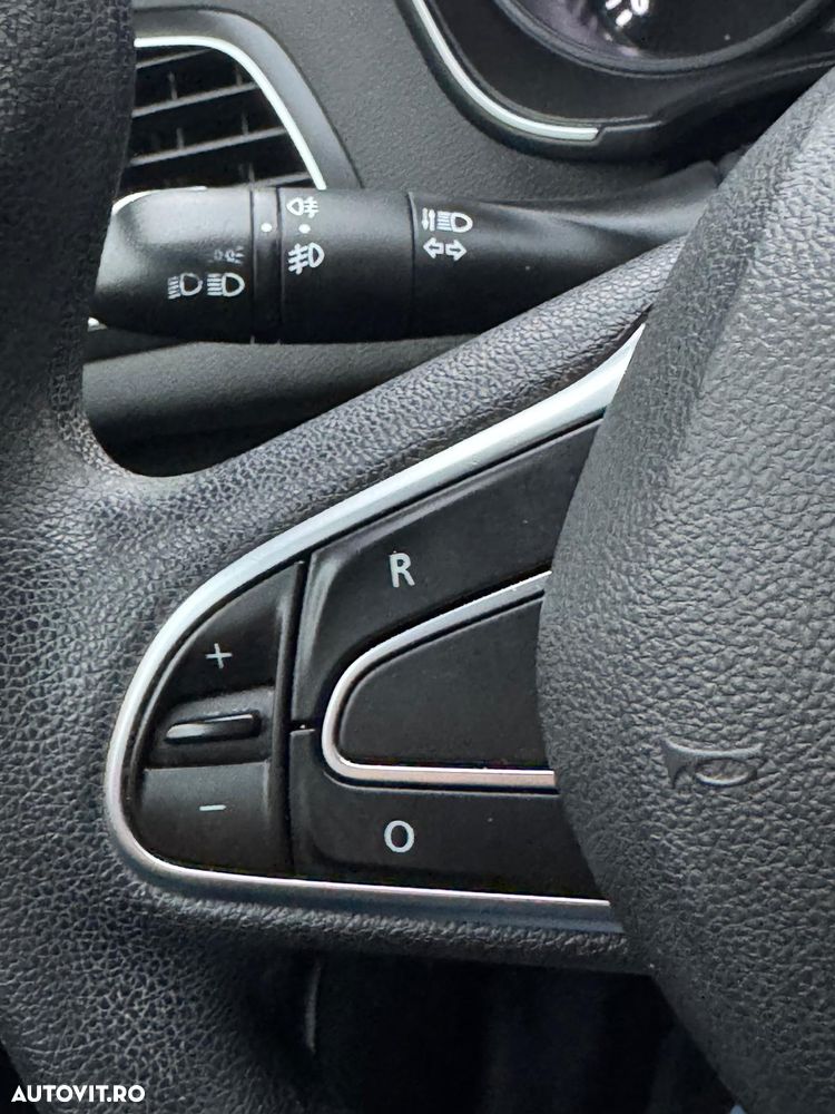 Renault Megane TCe 116 GPF Life - 14