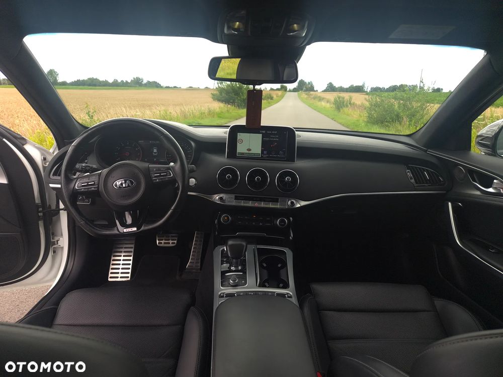 Kia Stinger 3.3 T-GDI AWD GT - 29