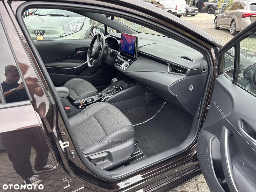 Toyota Corolla 2.0 Hybrid Style - 12