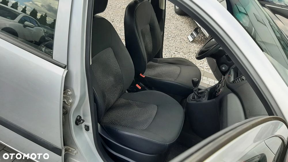 Hyundai i10 - 11