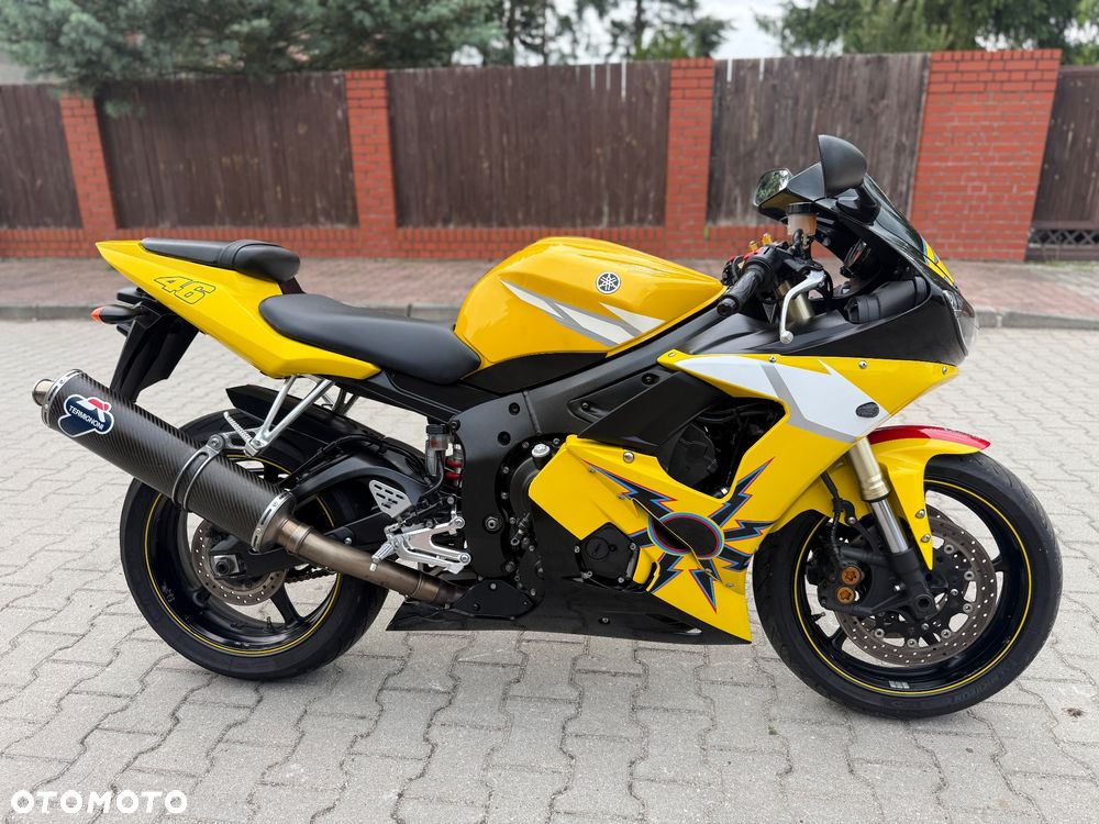 Yamaha R6 - 4