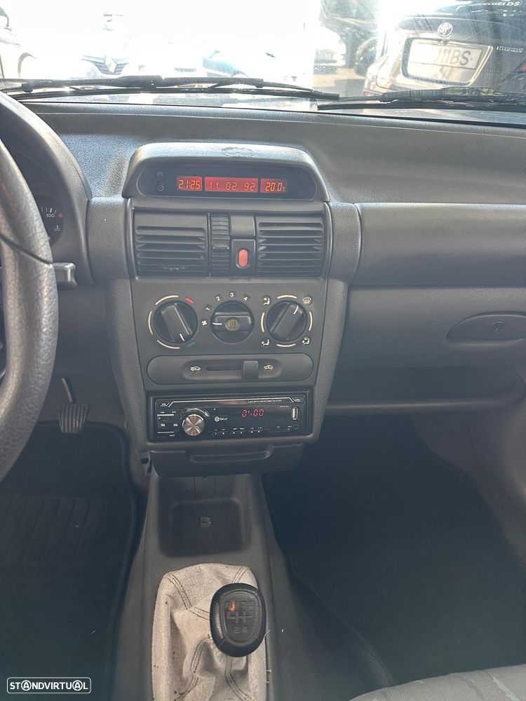 Opel Corsa 1.2 City - 12