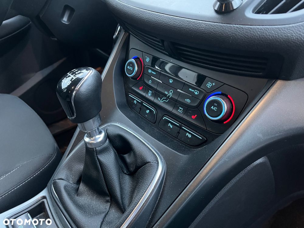 Ford Kuga 1.5 EcoBoost 2x4 Trend - 16