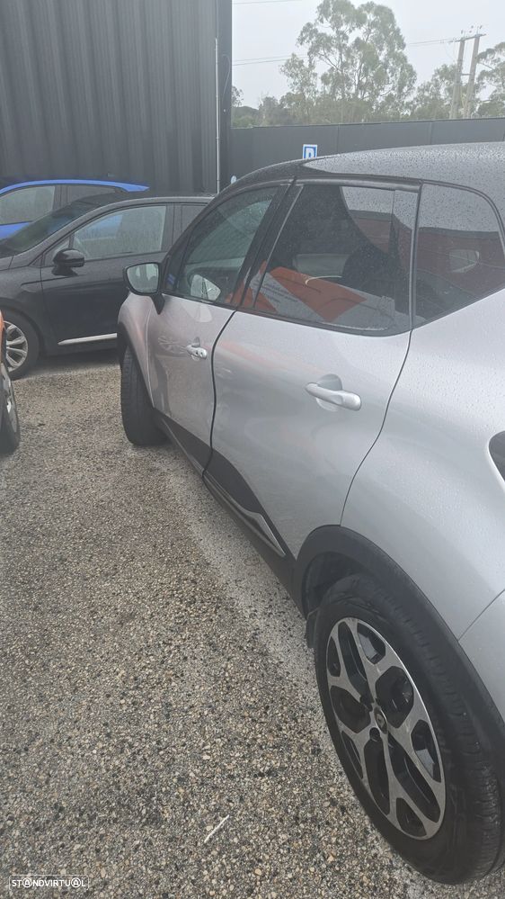 Renault Captur 1.5 dCi Exclusive EDC - 6