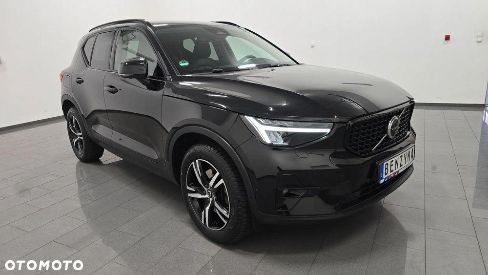 Volvo XC 40 B4 B DKG Plus Black Edition - 2