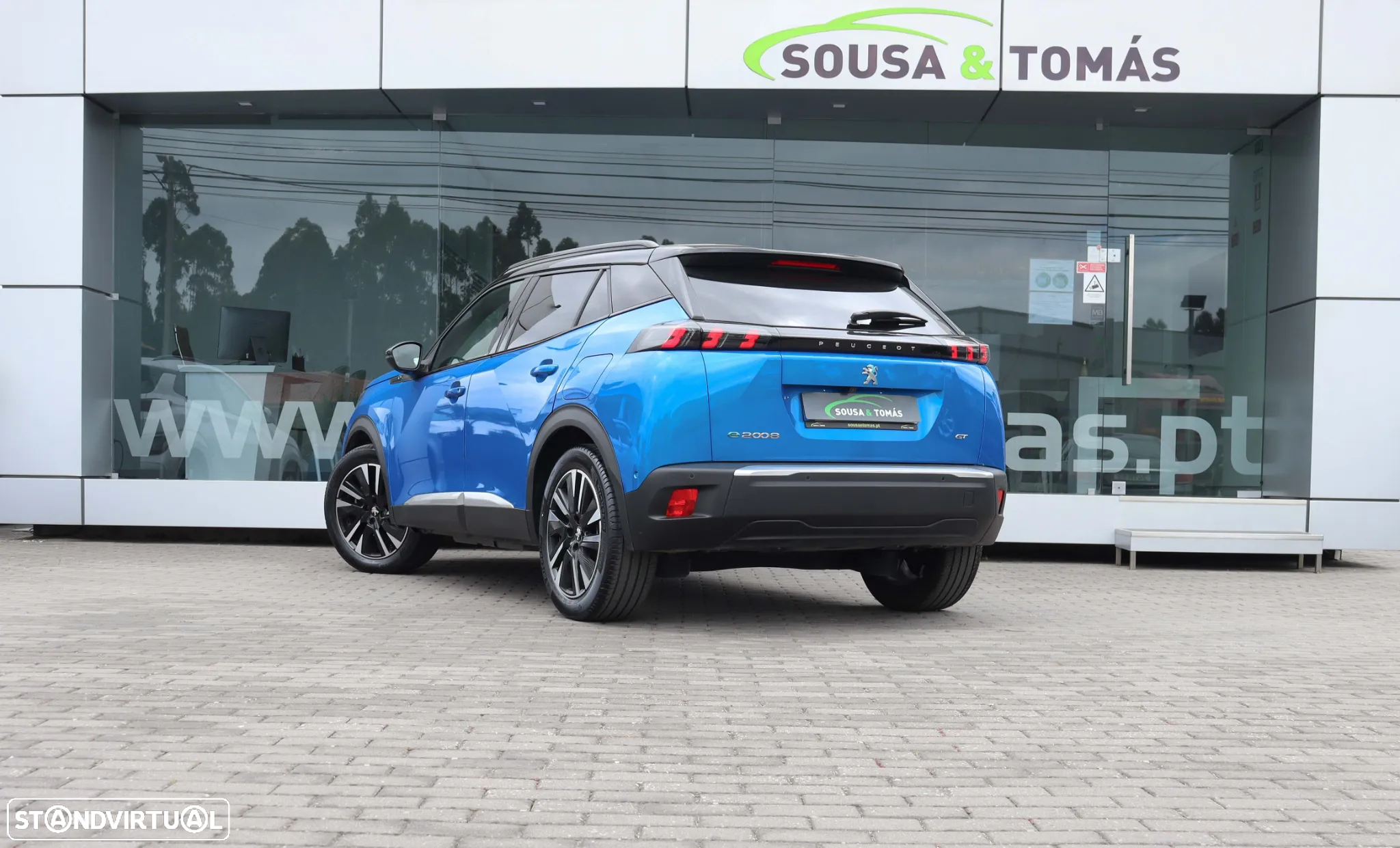 Peugeot e-2008 50 kWh GT Pack - 3