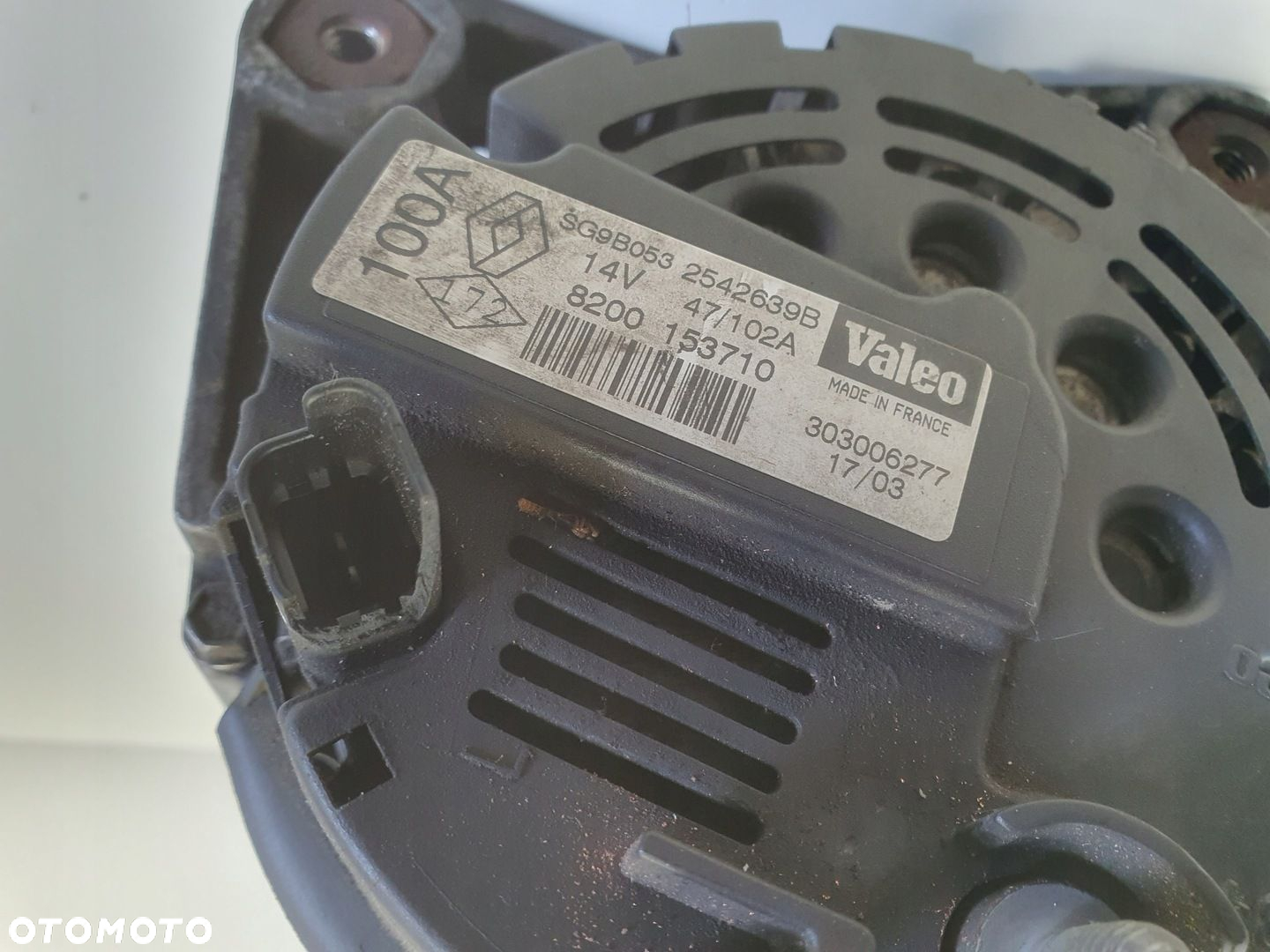Renault Laguna II 1.8 16V ALTERNATOR 8200153710 100A valeo - 2