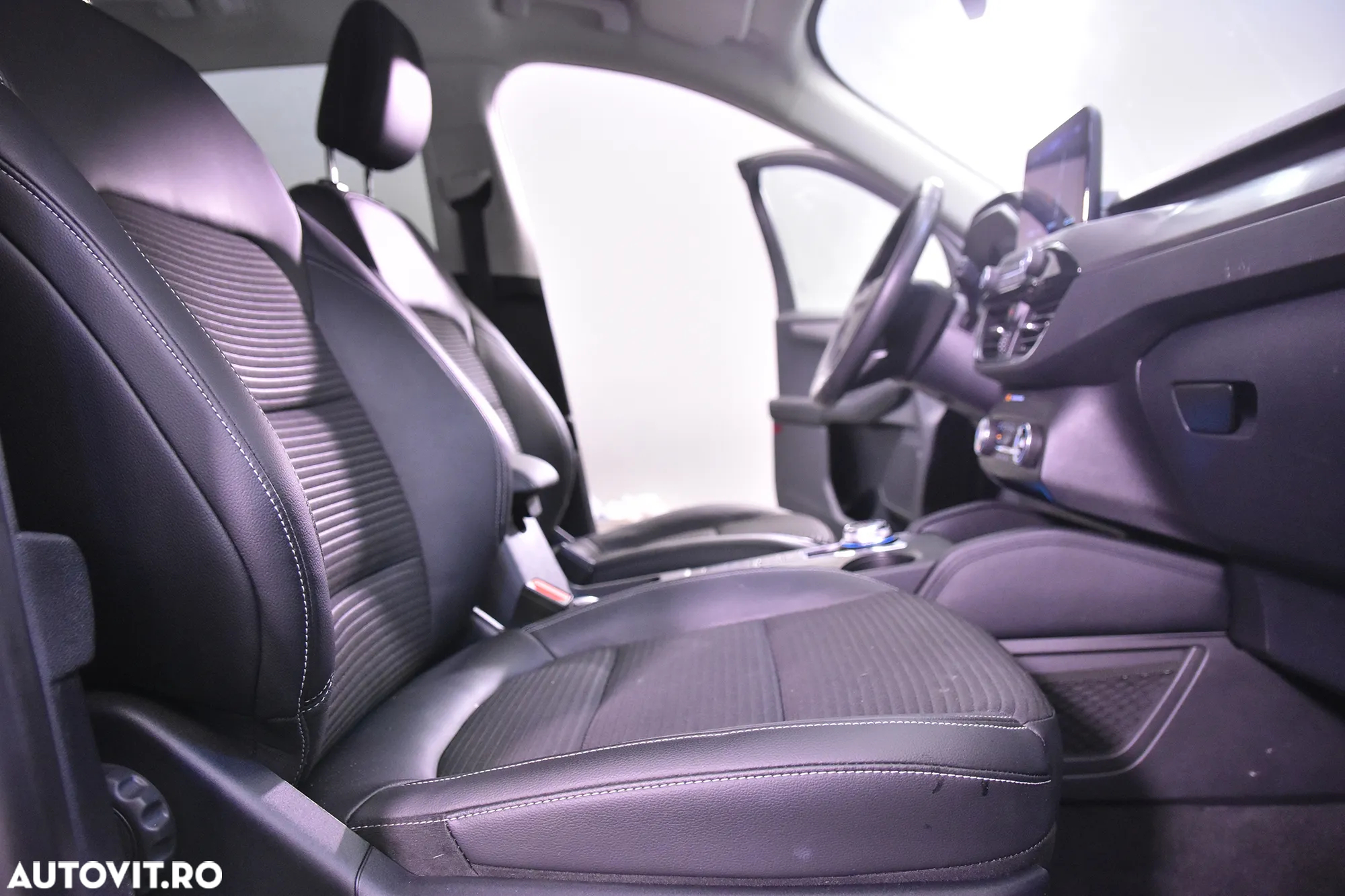 Ford Kuga - 11