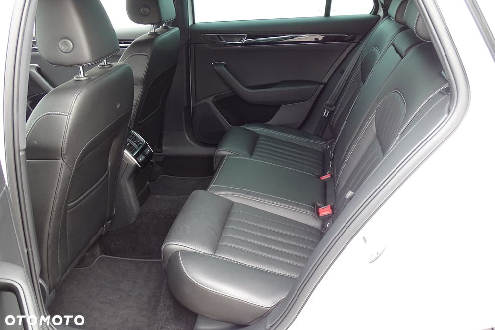 Skoda Superb 1.4 TSI DSG L&K - 25