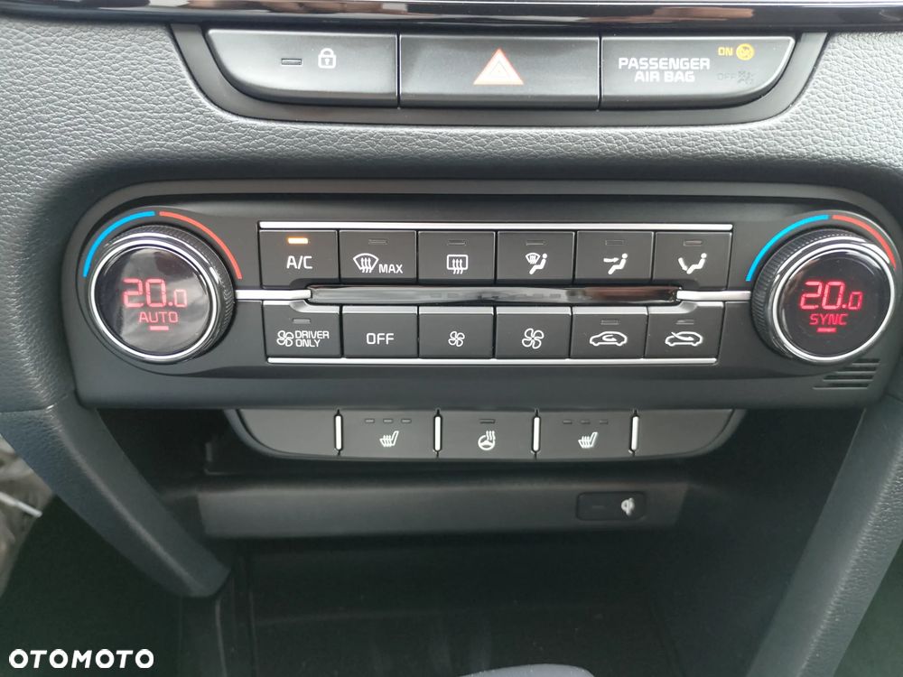 Kia Ceed - 9
