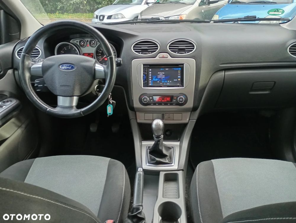 Ford Focus Turnier 1.6 16V Ambiente - 28