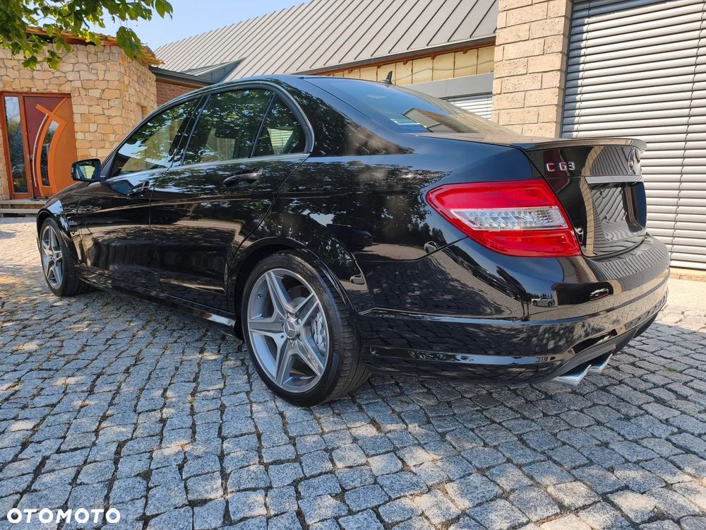 Mercedes-Benz Klasa C 63 AMG - 8