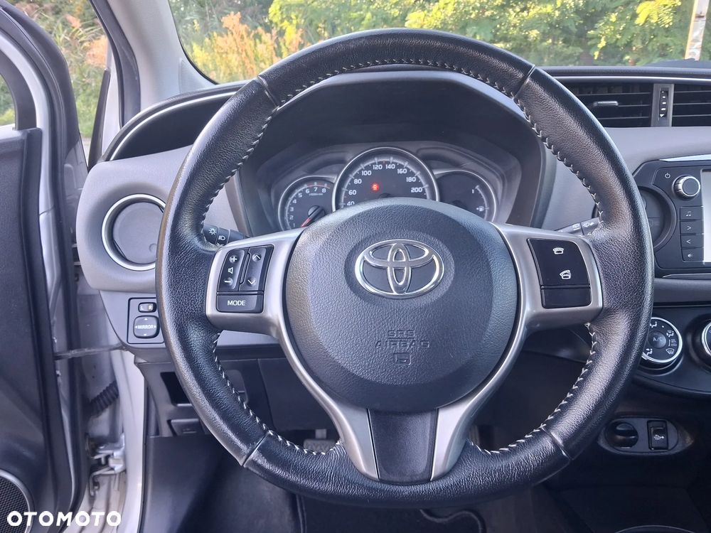Toyota Yaris 1.0 Premium - 15