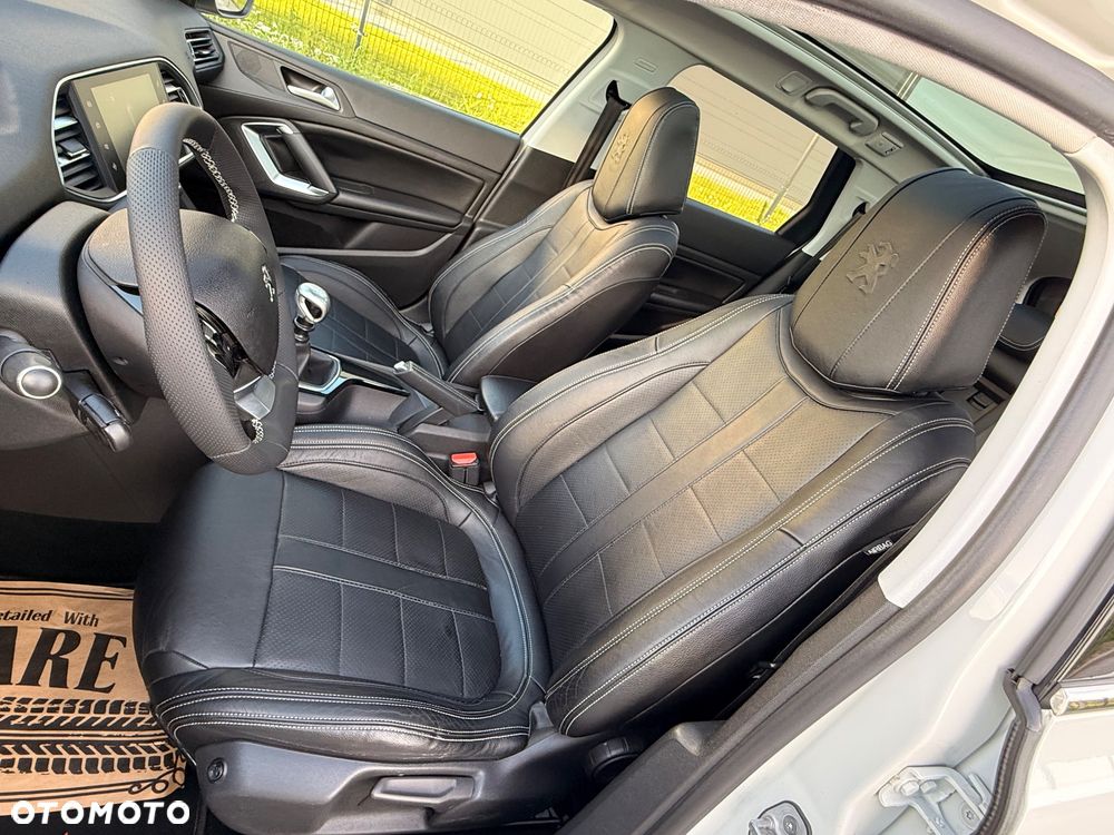 Peugeot 308 1.6 BlueHDi Allure S&S - 24