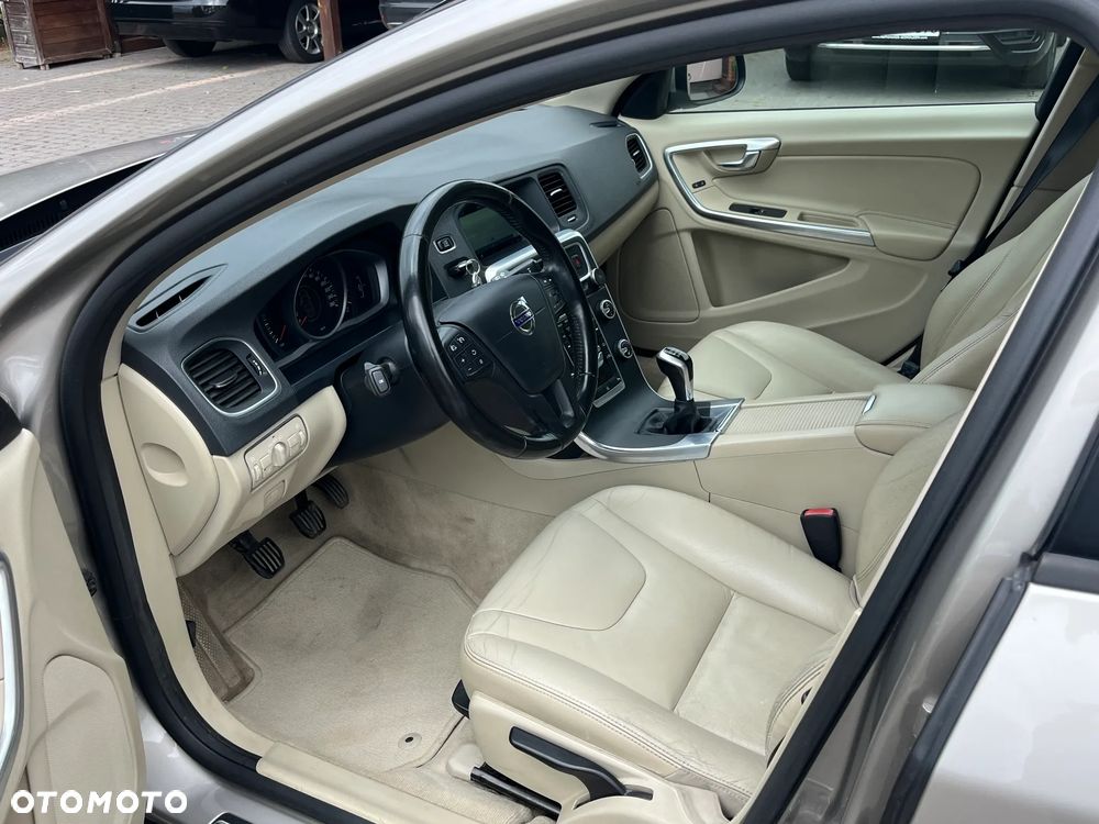 Volvo V60 D2 Drive-E Summum - 7