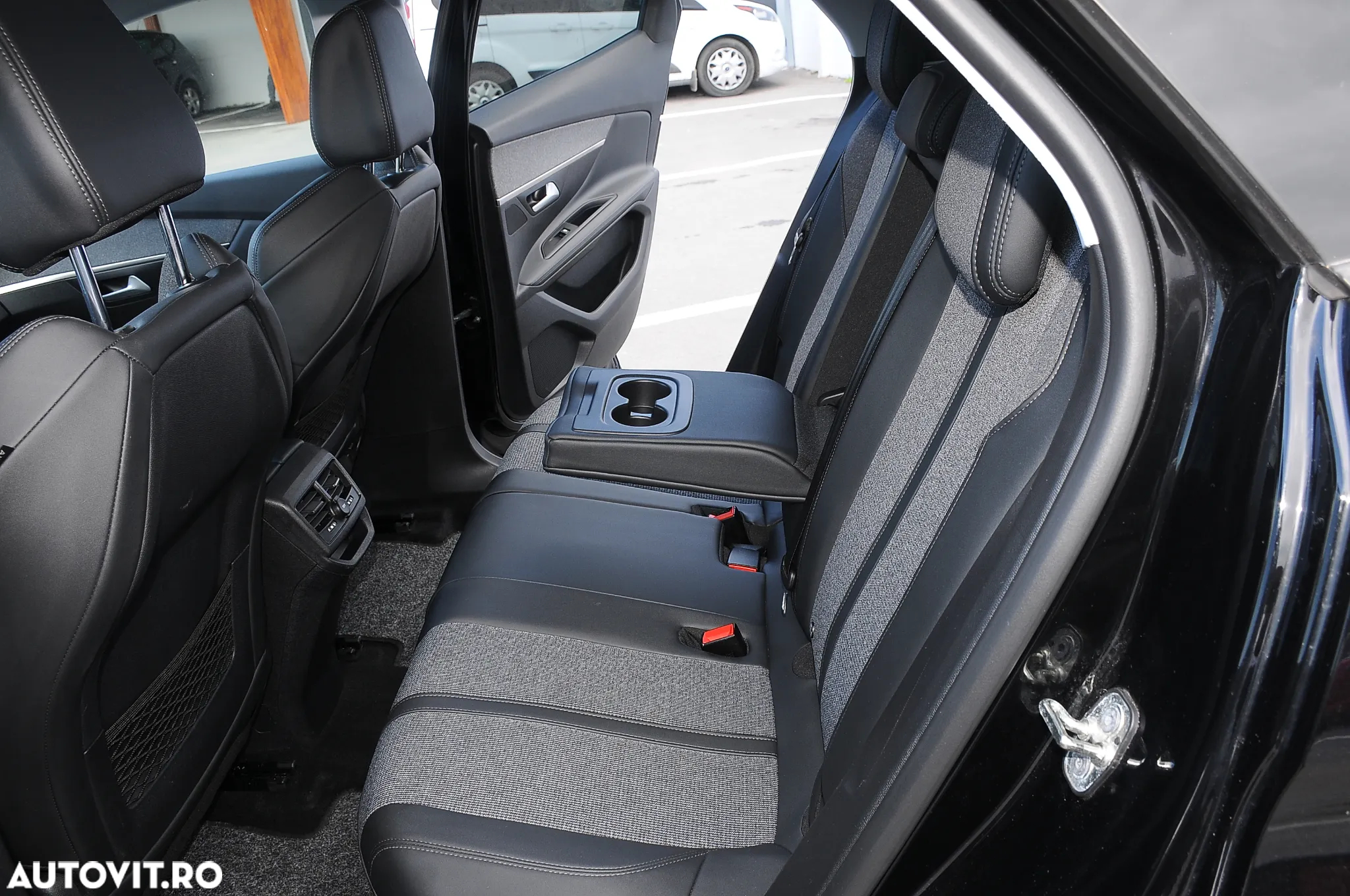 Peugeot 3008 BlueHDi 130 Stop & Start EAT8 Allure - 8