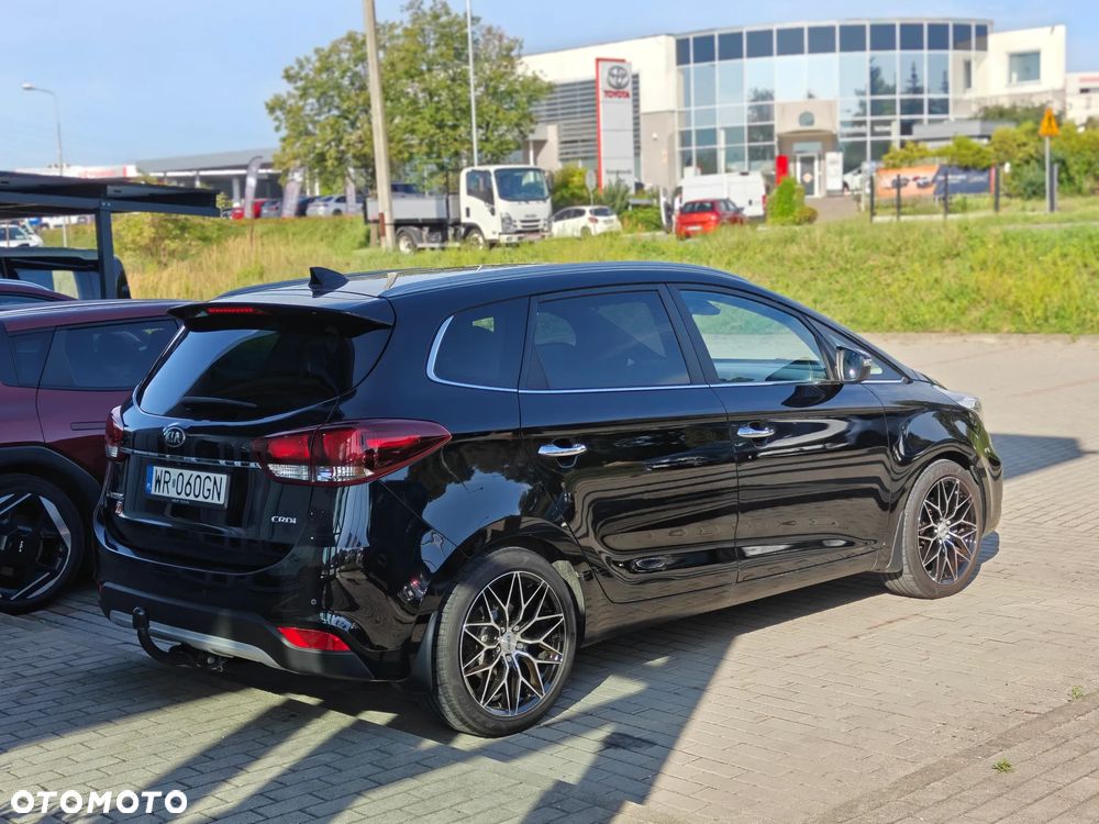 Kia Carens - 7