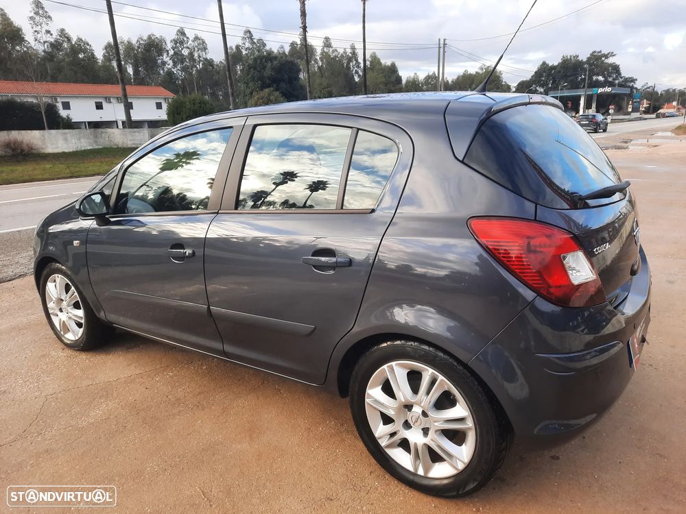 Opel Corsa 1.2 Cosmo Easytronic - 11