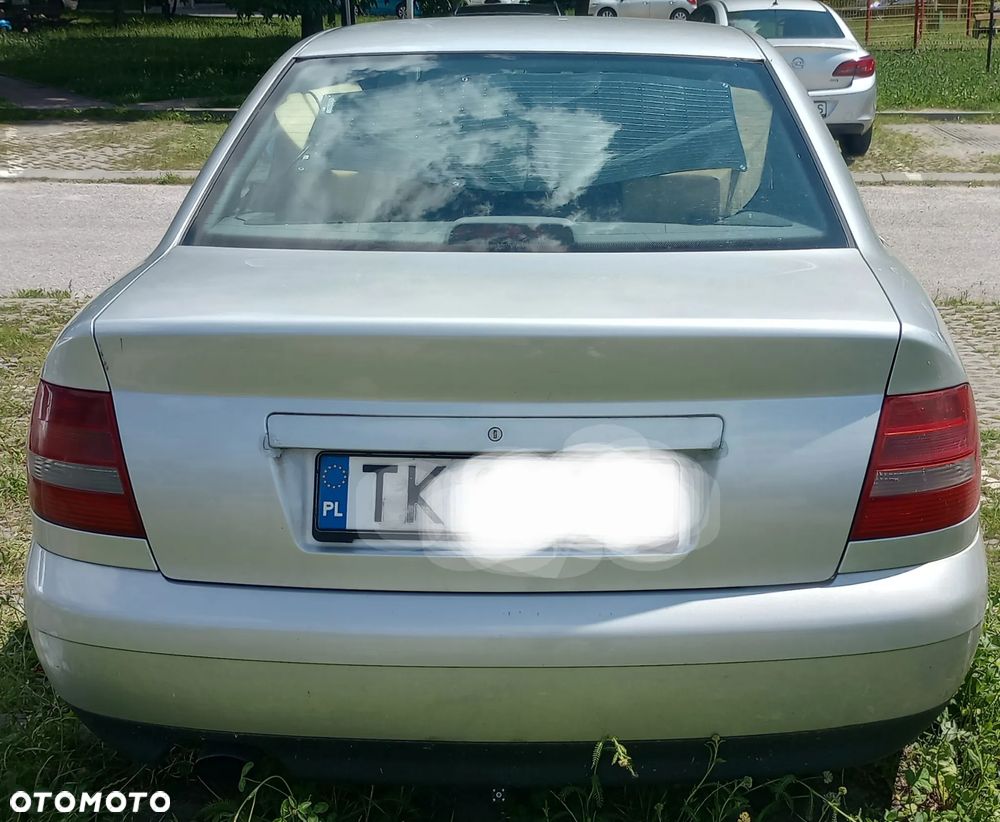 Audi A4 Limousine - 3