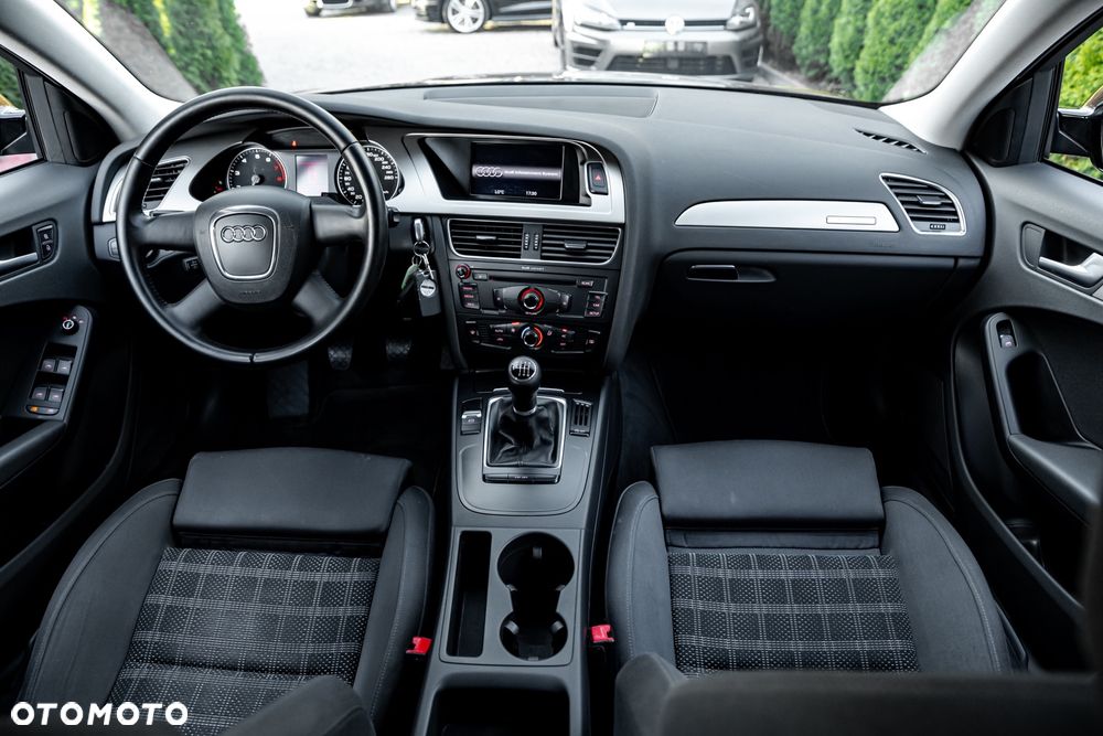 Audi A4 Avant 2.0 TFSI quattro Attraction - 26